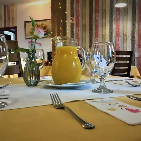 Servita Udvarhaz Apartment *